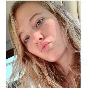 Meet your Posher, Whitnee